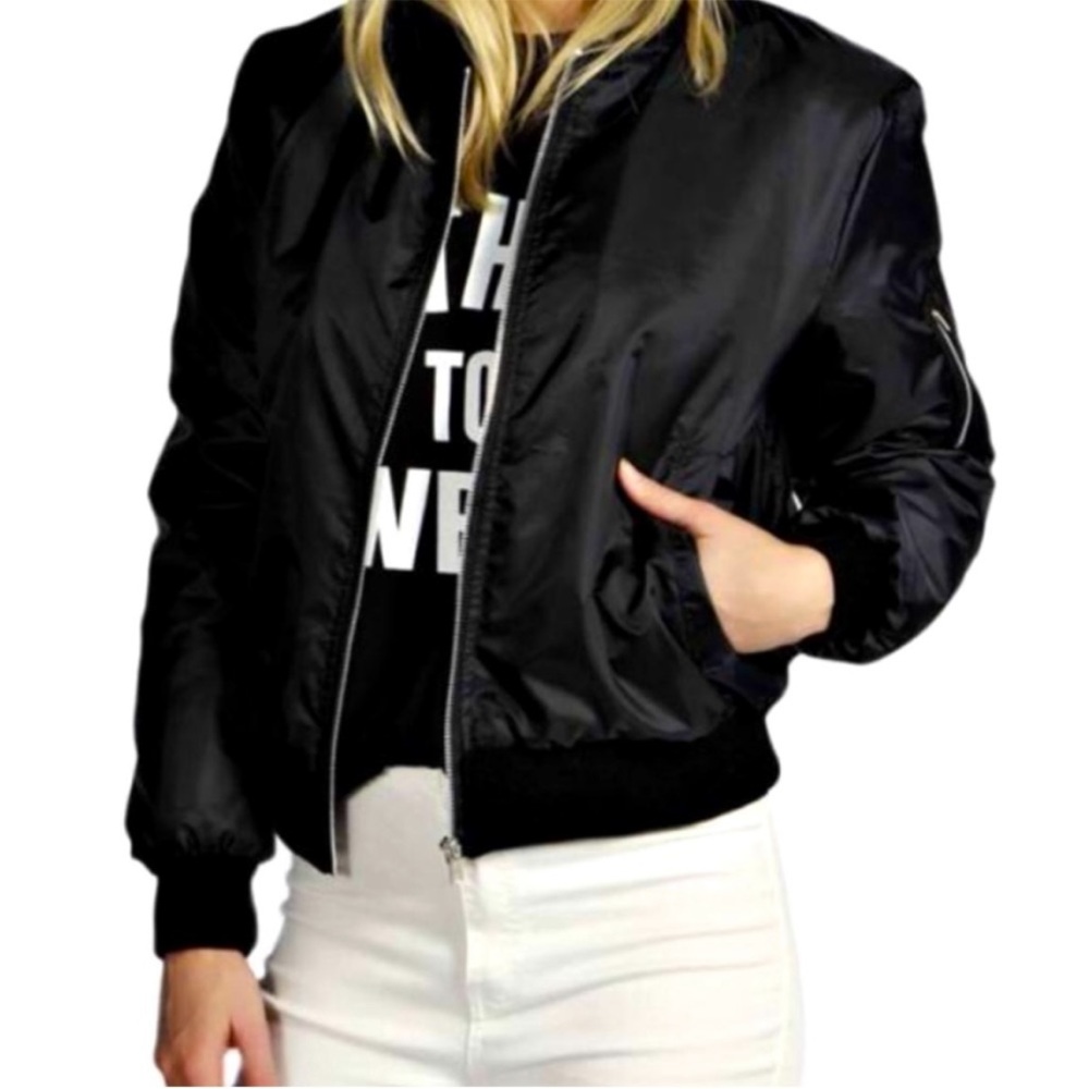 Black Bomber Jacket W/Lining Plunging Knit Kneckline W/Silver Zipper Design 🧥